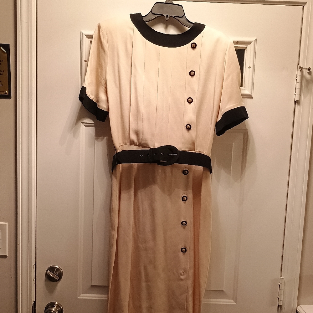 Julian Taylor Chic Long Sleeve Dress in Cream and Black